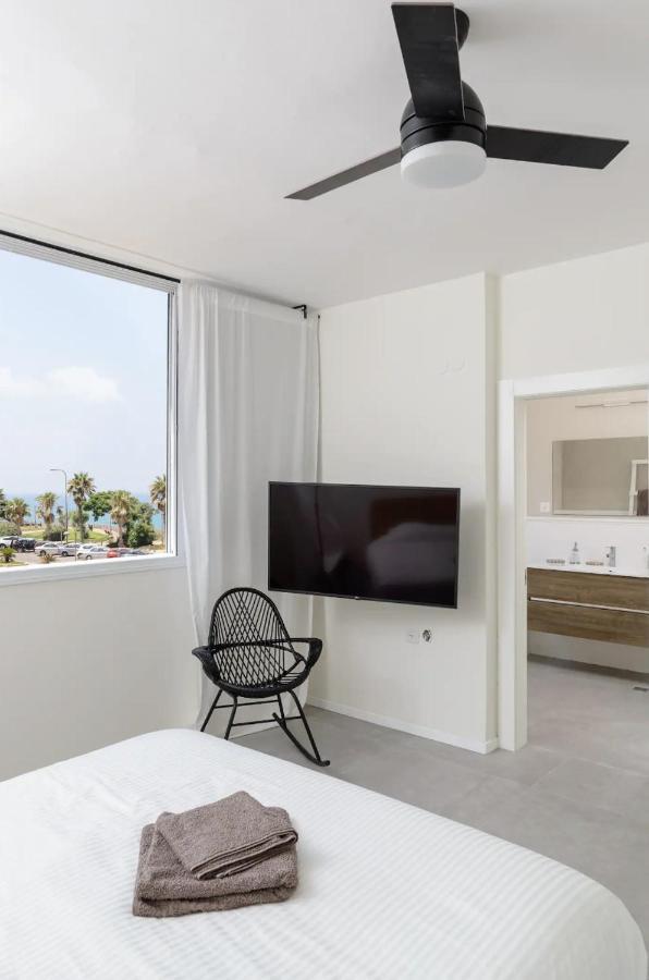 Stylish & Spacious 3 Bedroom Apartment By The Sea Netanya Exterior photo
